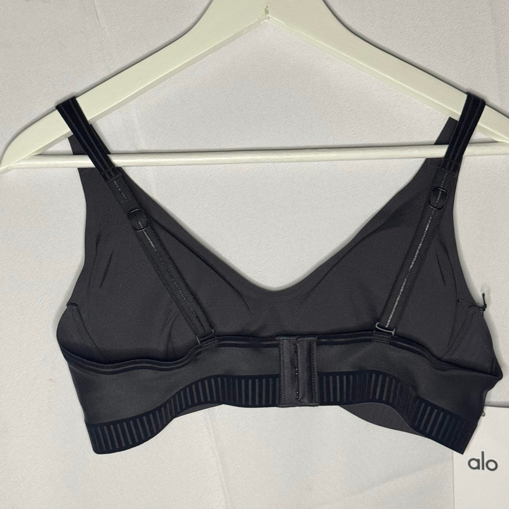 Alo Yoga Airlift 2-Piece Set | Legging + Bra | Black | NWT - Picture 6 of 12